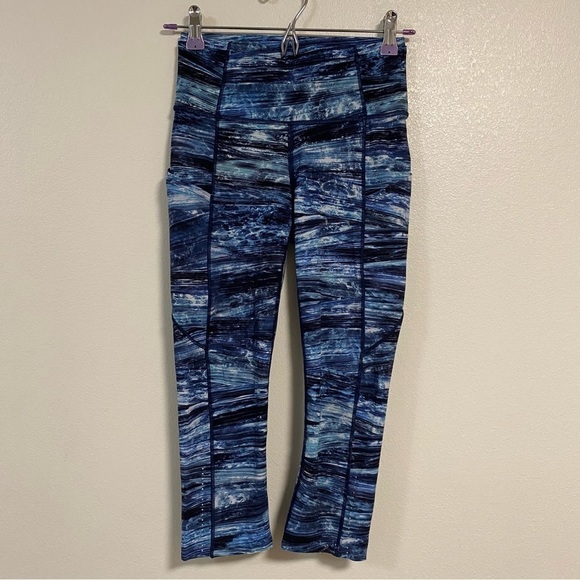 Lululemon Leggings Women’s Size 4 Multi Blue Fast Free Crop II Nulux Shorelines - Picture 1 of 16